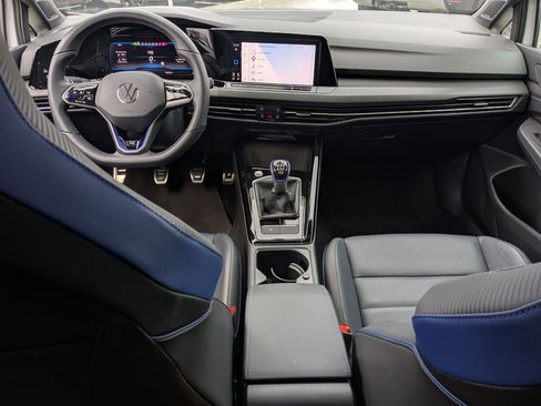 Used 2024 Volkswagen Golf R image 31