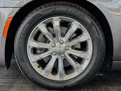 Used 2016 Chrysler 300 C AWD/4WD image 24