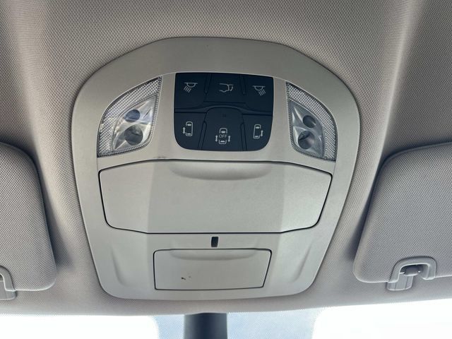Used 2023 Chrysler Pacifica Touring-L FWD image 36