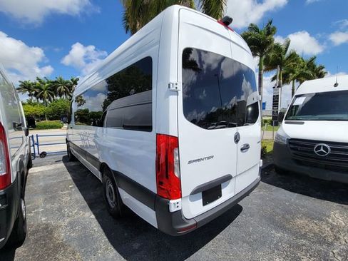 Used 2025 Mercedes-Benz Sprinter 2500 image 4
