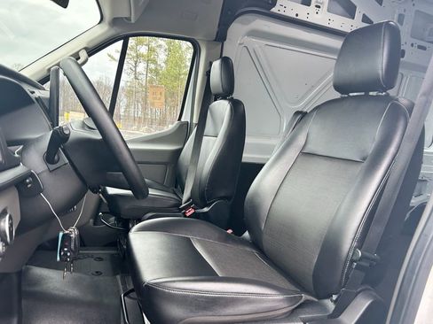 Used 2022 Ford E-Transit 148 High Roof Extended image 11