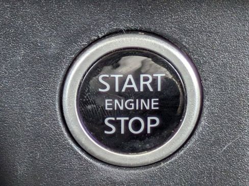 Used 2023 Nissan Rogue SV image 30