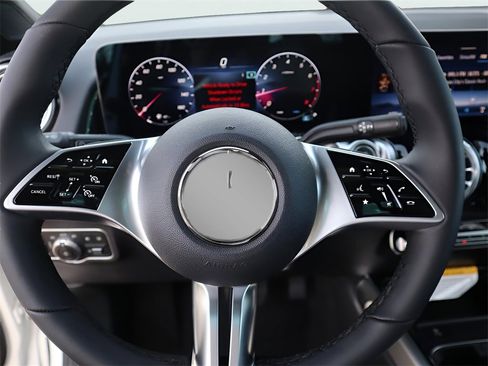 New 2026 Mercedes-Benz GLB 250 4MATIC image 39