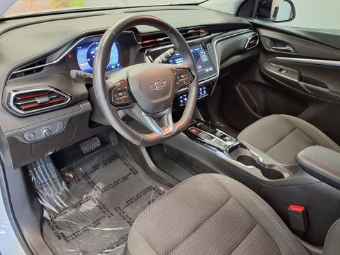 Used 2023 Chevrolet Bolt EUV LT w/ Comfort Package FWD image 18