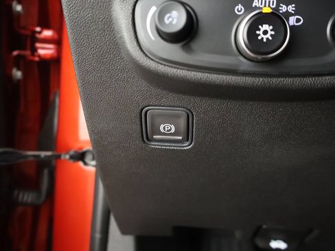 Used 2023 GMC Terrain AT4 AWD/4WD image 40