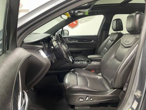 Used 2022 Cadillac XT6 Premium Luxury AWD/4WD image 11