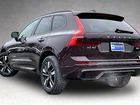 New 2026 Volvo XC60 B5 Core w/ Protection Package Premier image 3