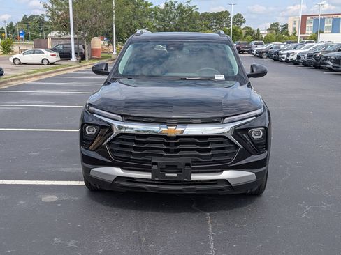 Used 2025 Chevrolet TrailBlazer LT AWD/4WD image 8