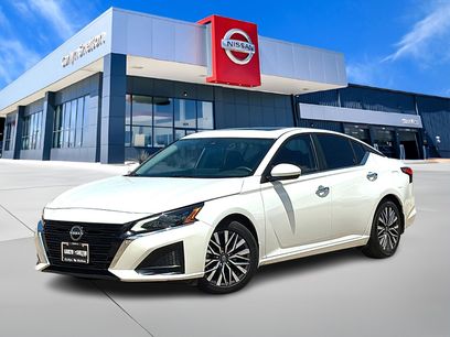Used 2024 Nissan Altima 2.5 SV w/ SV Premium Package
