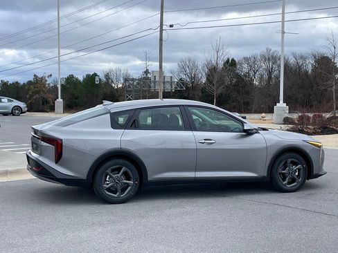 New 2026 Kia K4 LXS image 8