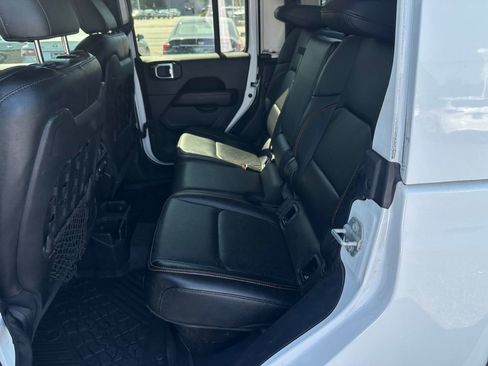 Used 2021 Jeep Gladiator Mojave AWD/4WD image 12