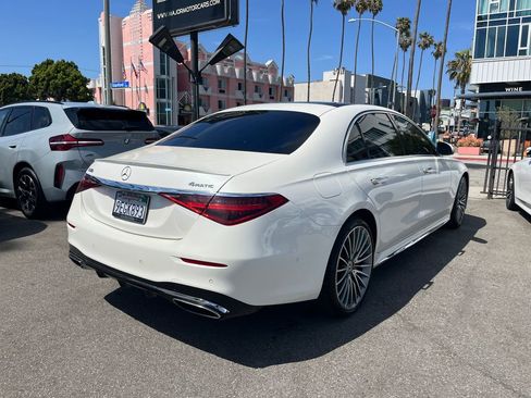 Used 2022 Mercedes-Benz S 500 4MATIC w/ AMG Line Package image 6