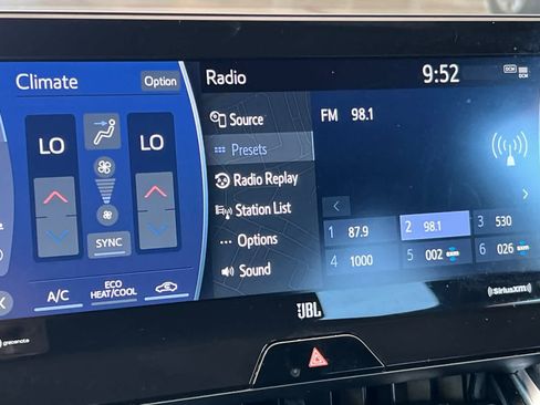 Certified 2022 Toyota Venza Limited AWD/4WD image 21