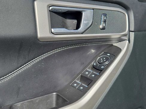 Used 2024 Ford Explorer XLT image 20