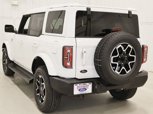 New 2025 Ford Bronco Outer Banks image 6