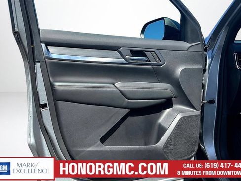 Used 2025 GMC Terrain Elevation AWD/4WD image 20
