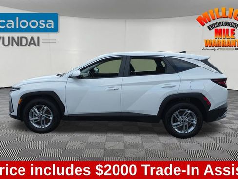 Used 2025 Hyundai Tucson SE image 4