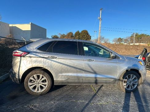 Used 2024 Ford Edge Titanium image 9
