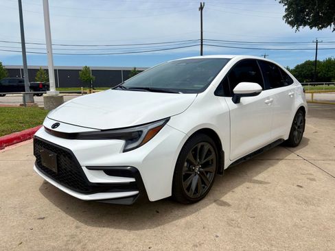 Used 2025 Toyota Corolla SE FWD image 10
