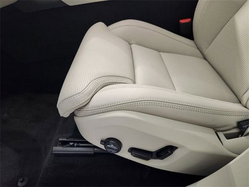 New 2026 Volvo XC90 B6 Ultra w/ Protection Package image 25