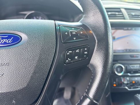 Used 2016 Ford Explorer XLT w/ Equipment Group 202A image 25