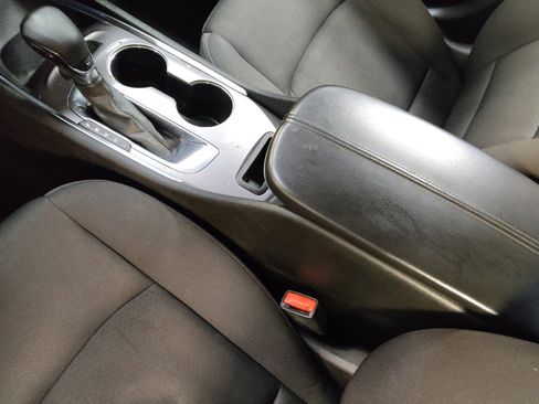 Used 2021 Chevrolet Malibu LT FWD image 26