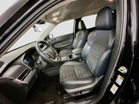 Used 2024 Mitsubishi Outlander SE AWD/4WD image 13