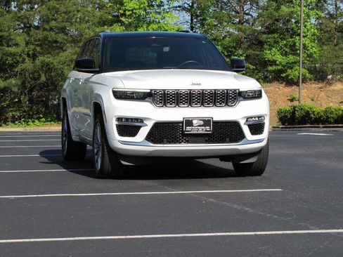 Used 2022 Jeep Grand Cherokee Summit w/ Advanced Protech Group IV image 9