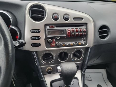 Used 2004 Pontiac Vibe w/ Moon And Tunes Value Package image 17