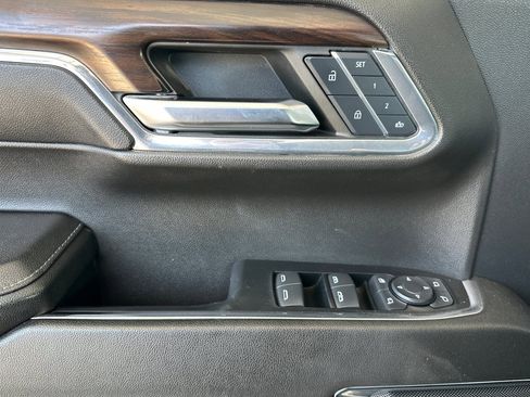 Used 2024 GMC Sierra 1500 SLT image 10