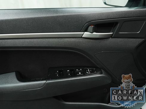 Used 2018 Hyundai Elantra SEL FWD image 18
