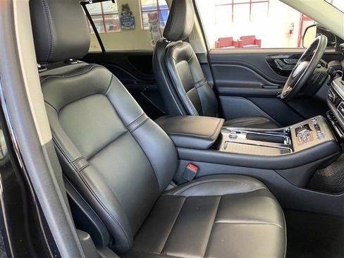 Used 2023 Lincoln Aviator AWD image 24