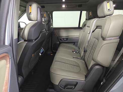 Used 2024 Rivian R1S Adventure AWD/4WD image 21