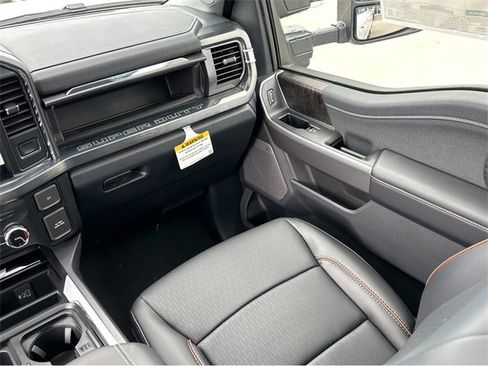 New 2025 Ford F250 Lariat w/ Lariat Ultimate Package image 14
