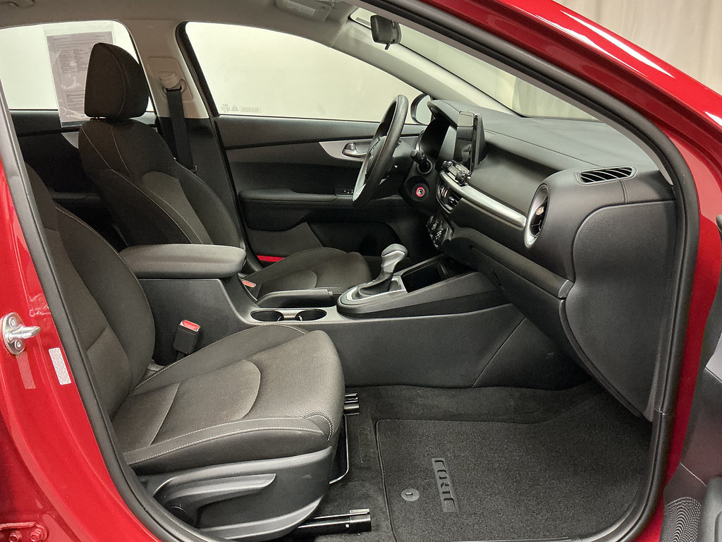Used 2024 Kia Forte LXS w/ LXS Technology Package FWD image 21