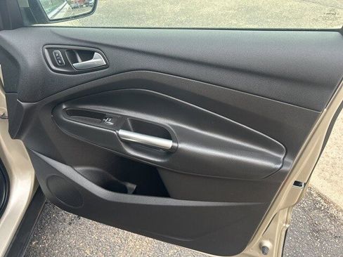 Used 2018 Ford Escape Titanium w/ Ford Safe & Smart Package image 15