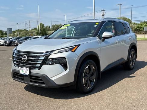 Certified 2024 Nissan Rogue SV w/ SV Premium Package AWD/4WD image 5