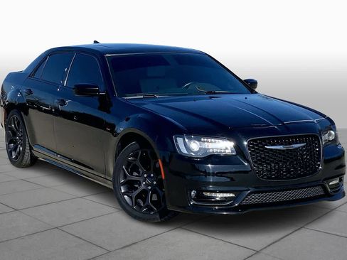 Used 2019 Chrysler 300 S w/ S Model Appearance Package image 2