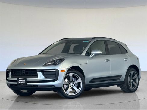 Used 2025 Porsche Macan image 1