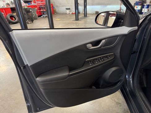 Used 2021 Hyundai Kona Ultimate w/ Cargo Package FWD image 13