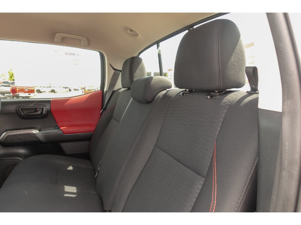 Used 2017 Toyota Tacoma 4x4 Double Cab image 19