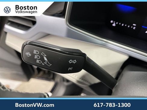 New 2026 Volkswagen Taos SE image 19