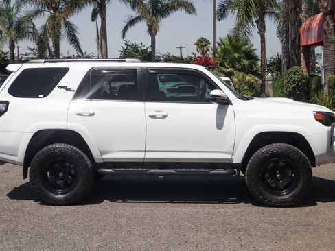Used 2020 Toyota 4Runner TRD Off-Road Premium w/ Moonroof Package AWD/4WD image 10
