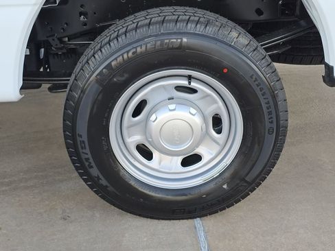 New 2026 Ford F250 XL w/ F-250 >10K GVWR Package RWD image 31