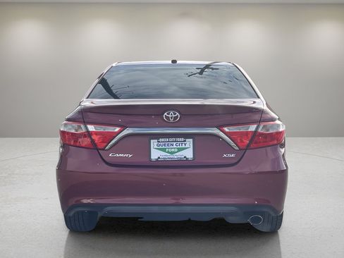 Used 2015 Toyota Camry XSE image 4