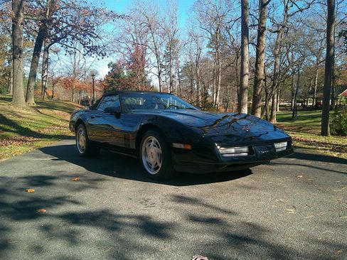 Used 1989 Chevrolet Corvette Convertible image 4
