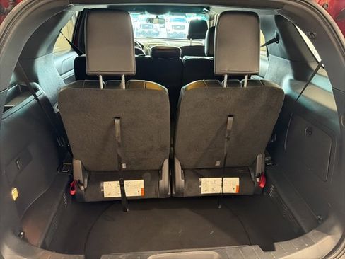 Used 2016 Ford Explorer XLT w/ Equipment Group 202A image 9