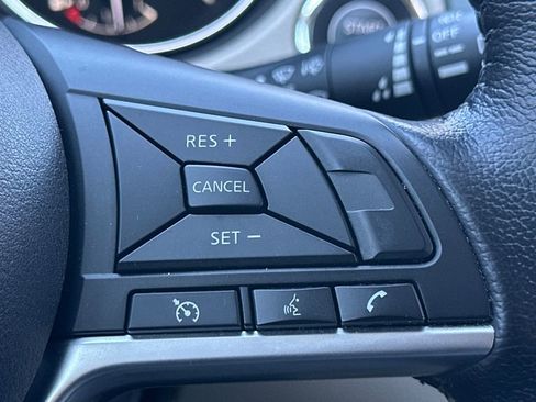 Used 2021 Nissan Rogue Sport SV image 21