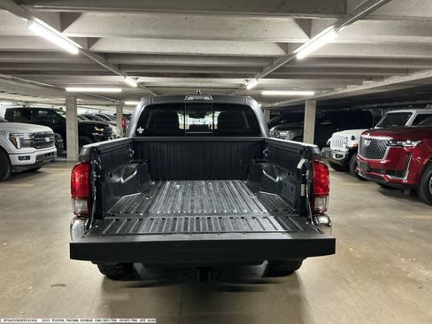 Used 2023 Toyota Tacoma SR5 RWD image 10