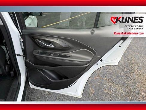 Used 2024 GMC Terrain SLT AWD/4WD image 15
